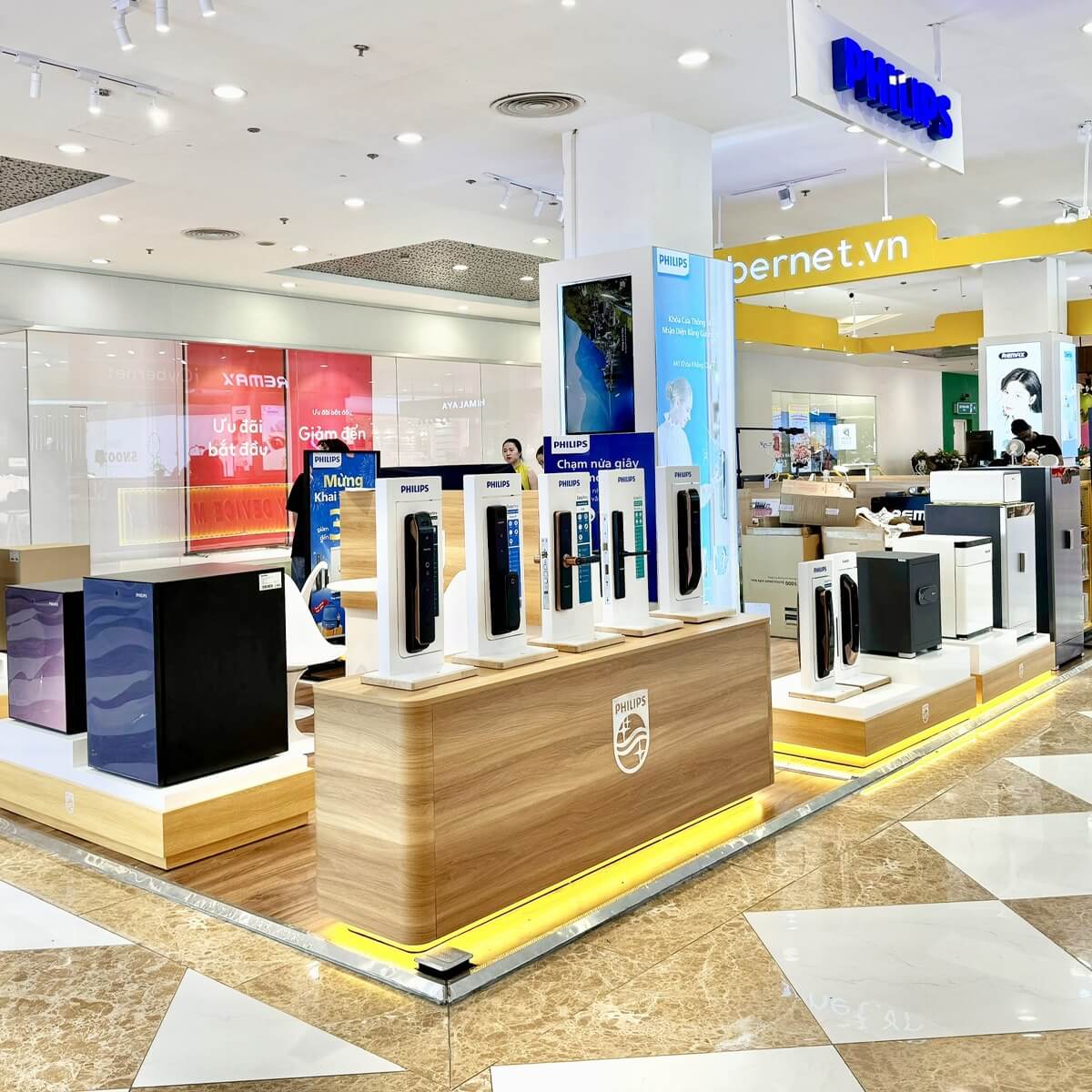 Showroom trưng bày khóa cửa, két sắt PHILIPS